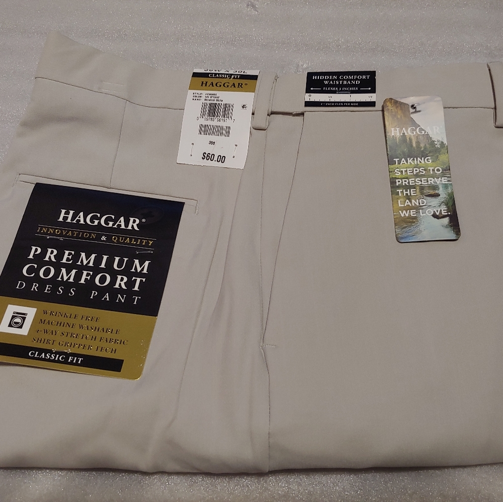 HAGGAR CLASSIC FIT MENS DRESS PANT.     0109